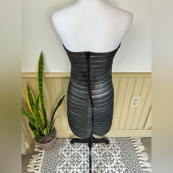 BCBG Max Azria Strapless Mini Dress Sz M | Metallic Y2K Bodycon Kardashian - Picture 5 of 16